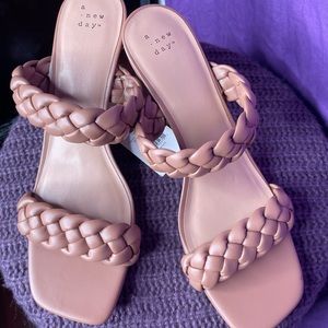 Women’s Basil Heels Camel color